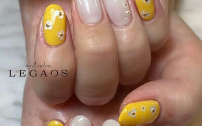 sunny flower nails