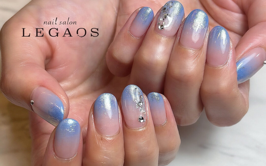 涼しげなブルーグラデに