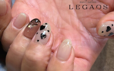 やわらかな色味に、黒のハート✖️チョコレートを効かせたデザイ